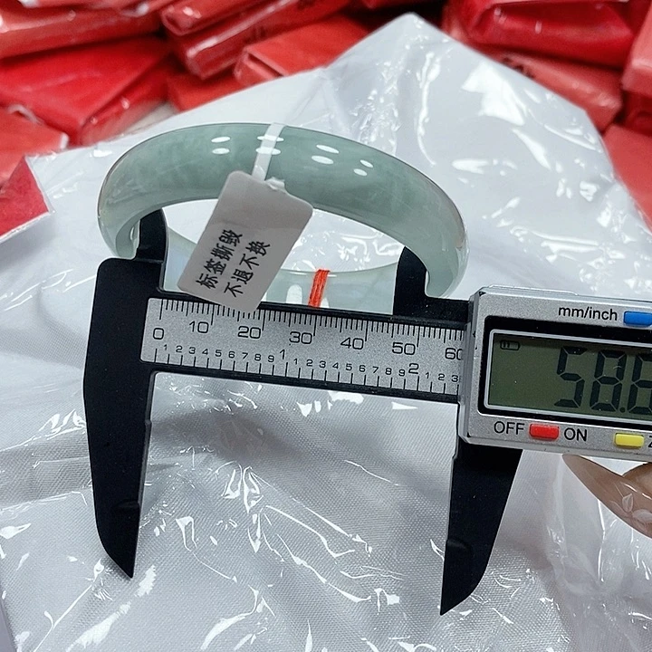 翡翠手镯未镶嵌127