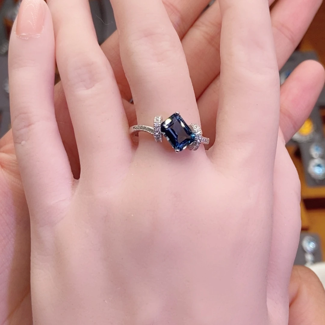 小****托帕石戒指银S925镶嵌11111