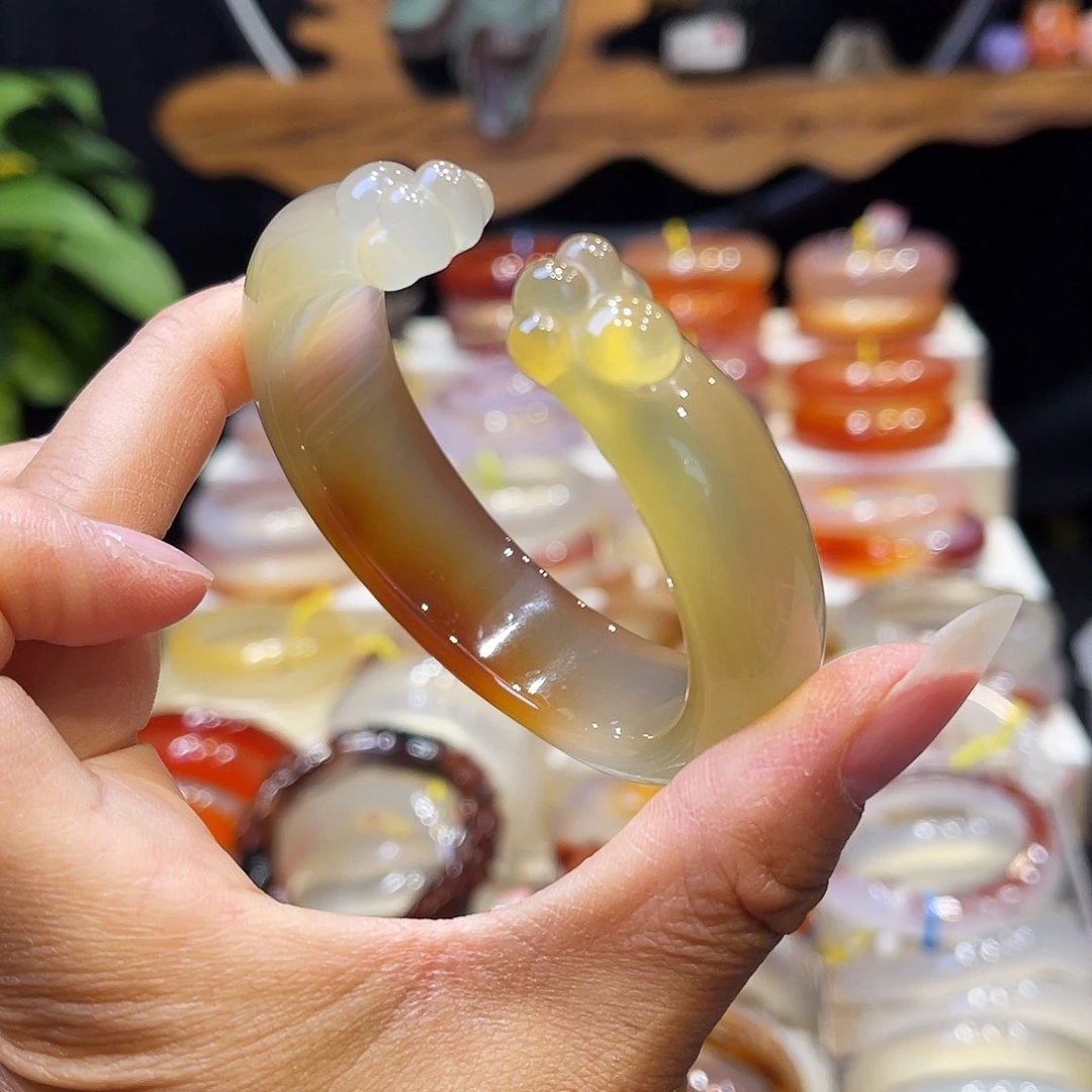 毛***月玛瑙/玉髓未镶嵌手镯