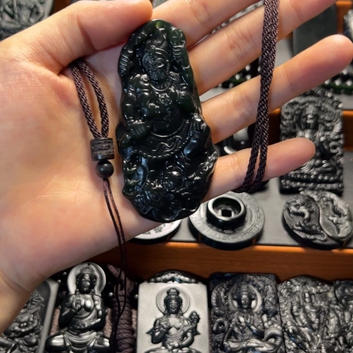 鲷***鱼未镶嵌蛇纹石玉颈饰