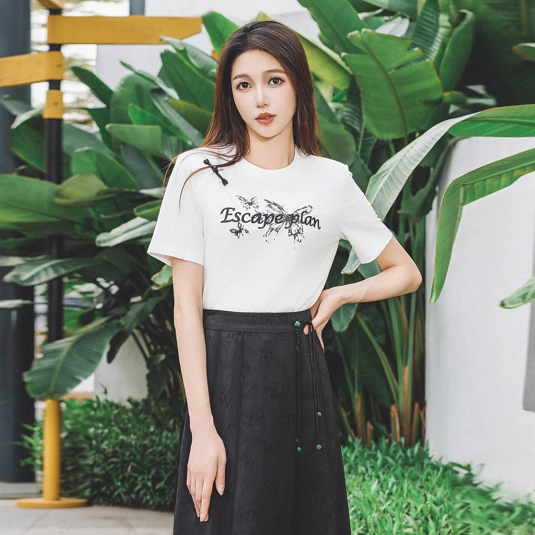 【诗语专属】曼诺比菲盘扣刺绣印花短袖上衣MFBT151036