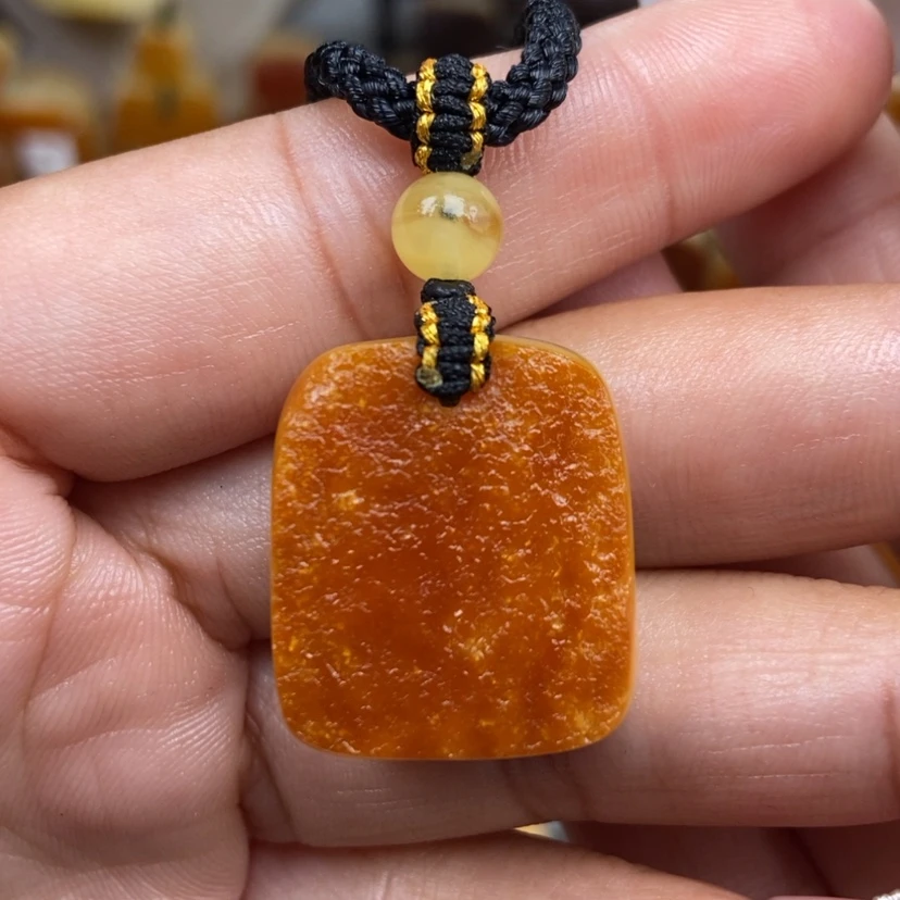 【闪购商品】琥珀颈饰未镶嵌