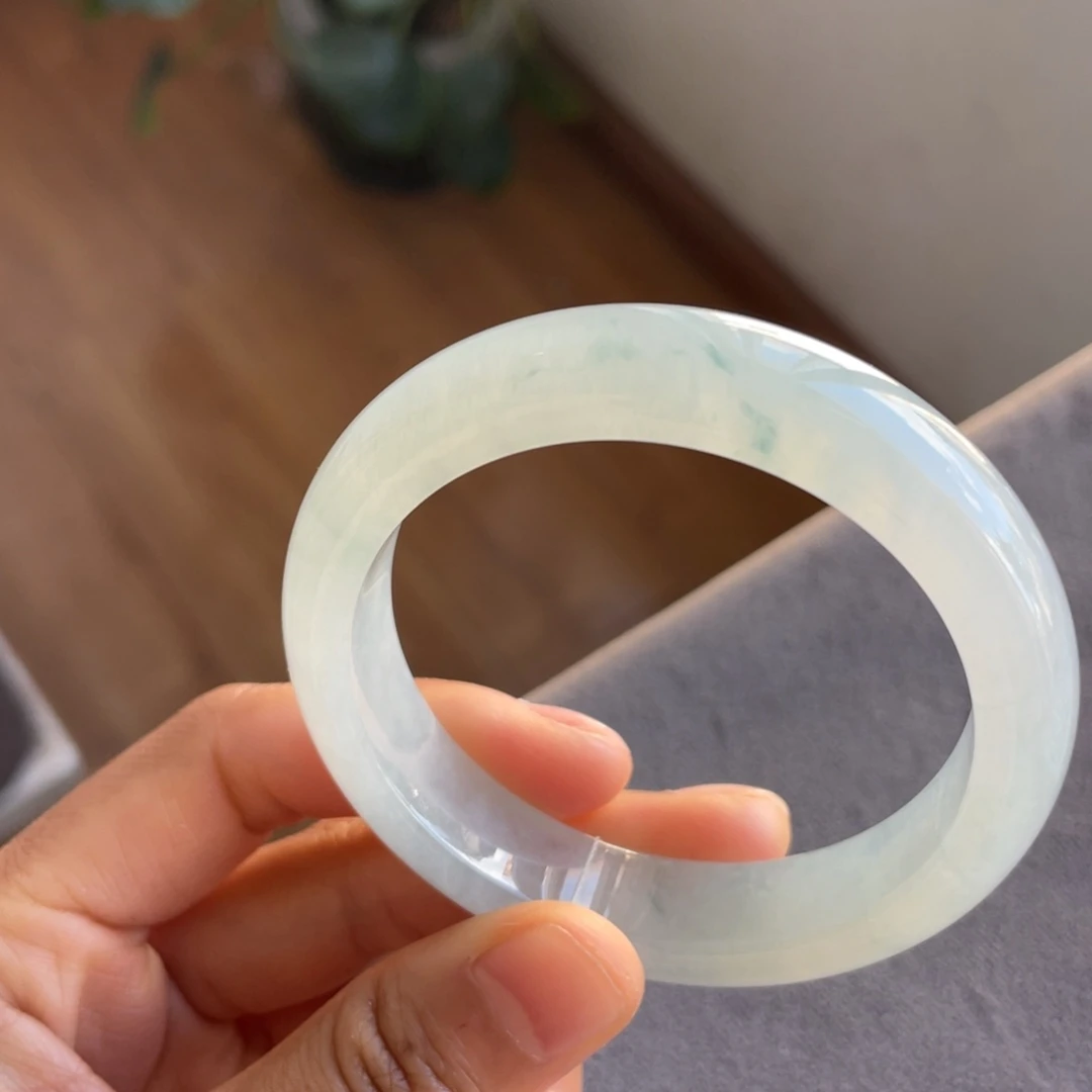 翡翠未镶嵌手镯冰透