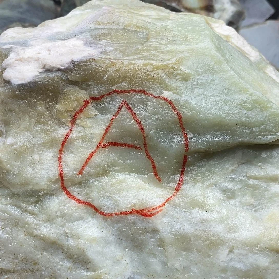 和田玉（糖玉）未镶嵌珠宝奇石