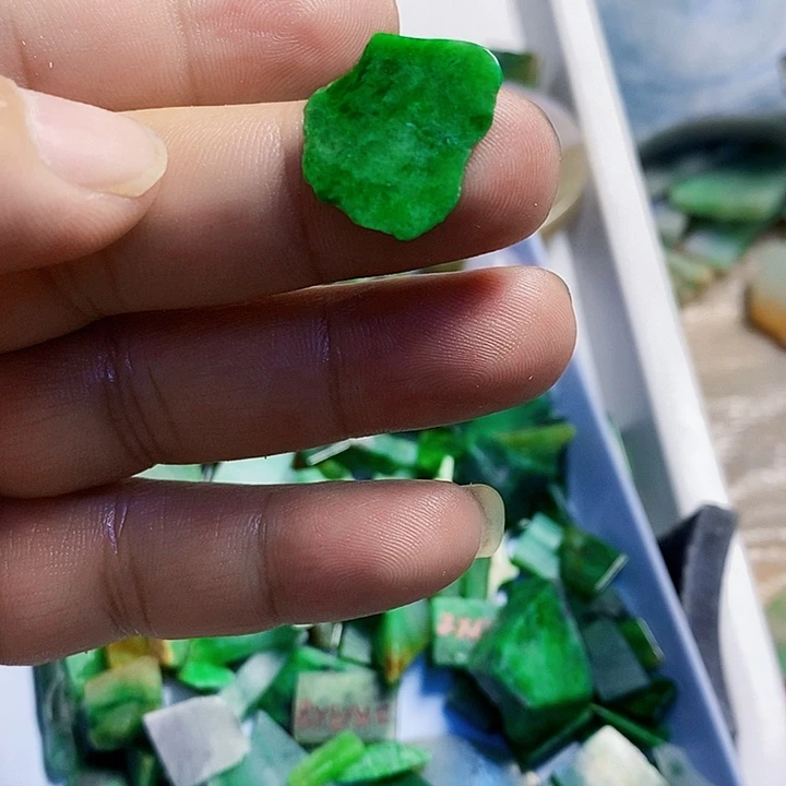 翡翠散珠天然翡翠A货挂件