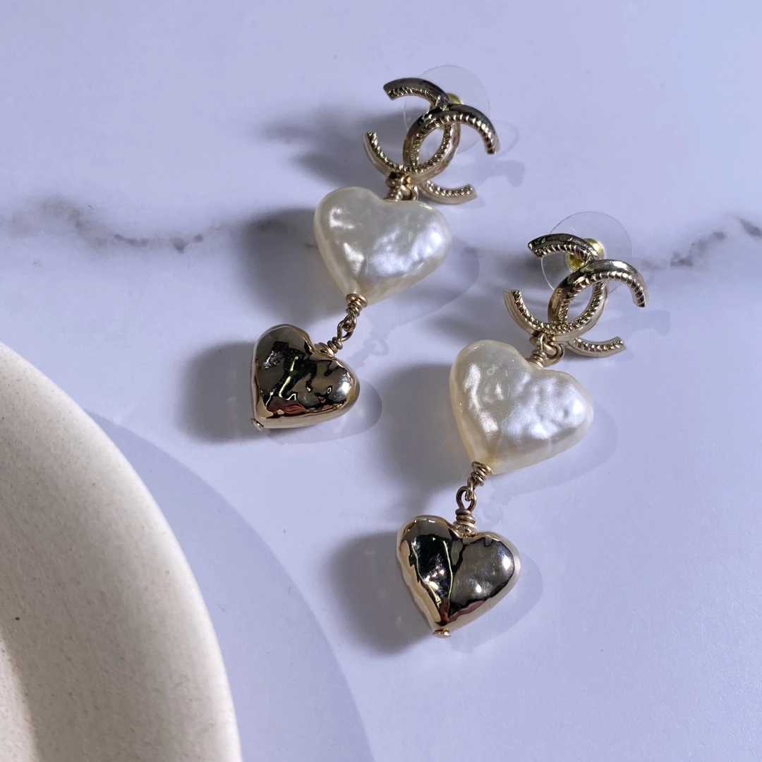 99新 Chanel/香奈儿 爱心珍珠双C耳钉