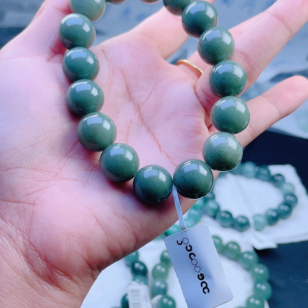 定制翡翠未镶嵌珠串