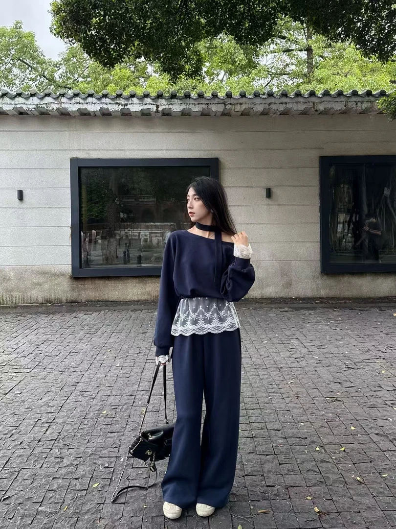 2025秋季新款小众设计感蕾丝拼接卫衣搭配高腰休闲裤两件套女