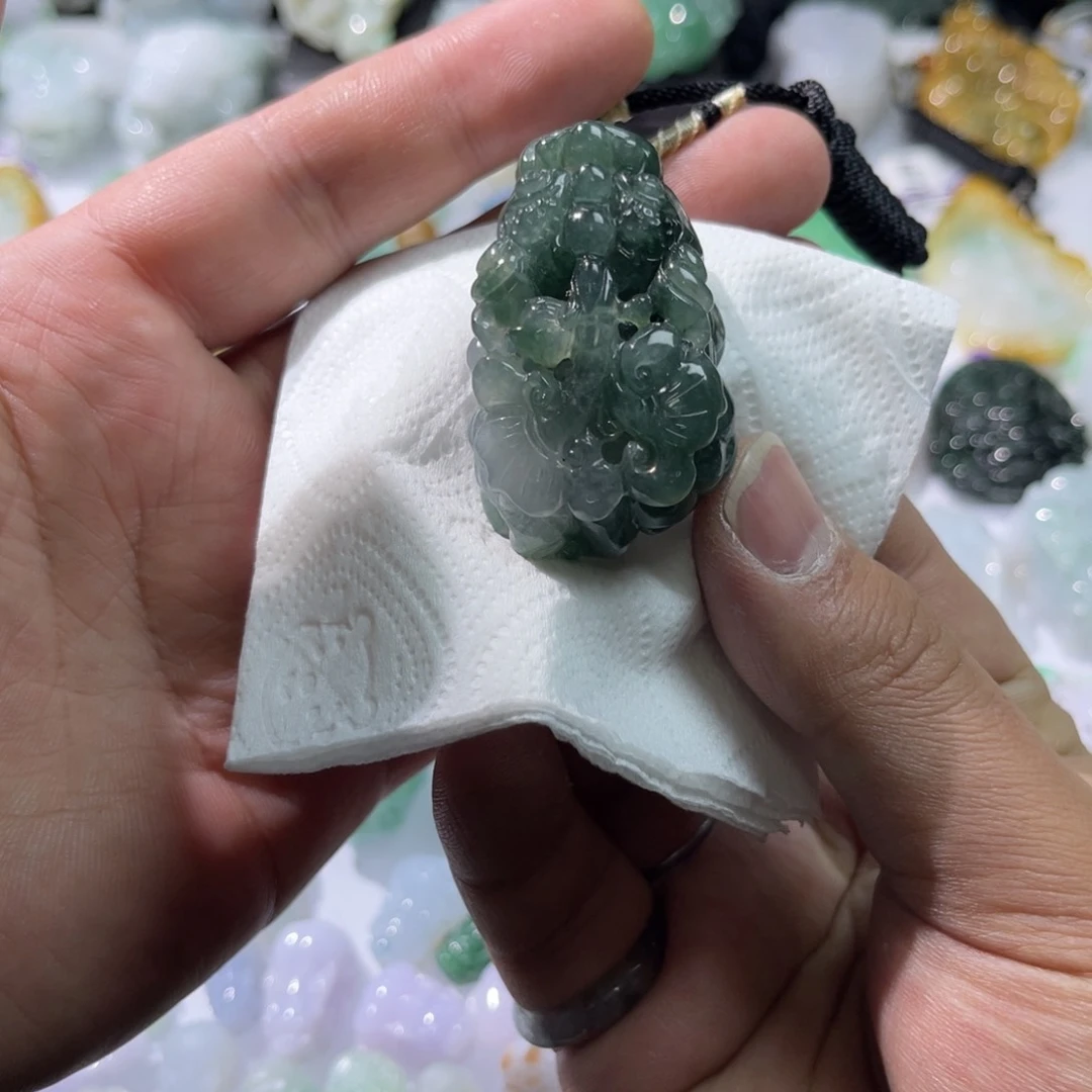 翡翠颈饰未镶嵌天然