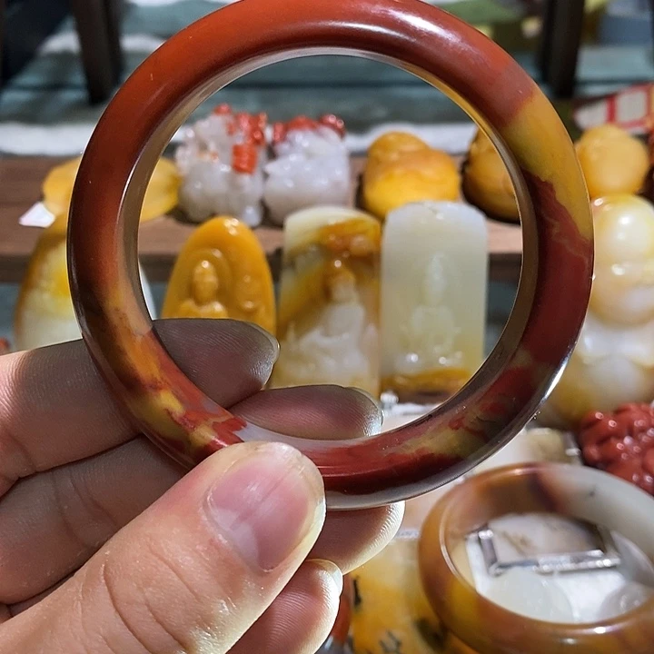 石英质玉（黄龙玉）未镶嵌吊坠(不含链)60.9圈口