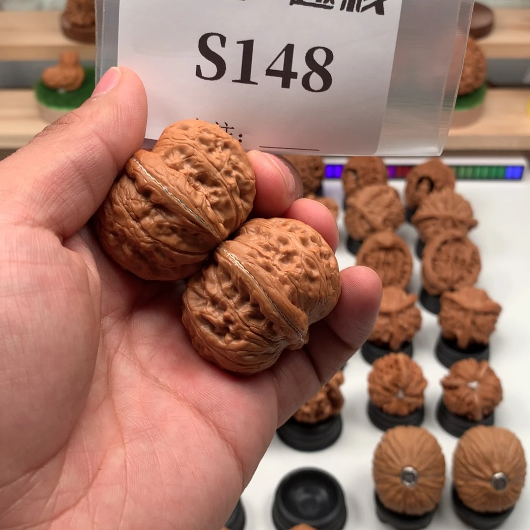 【闪购商品】文玩核桃吊坠亓***仁隐隐约约