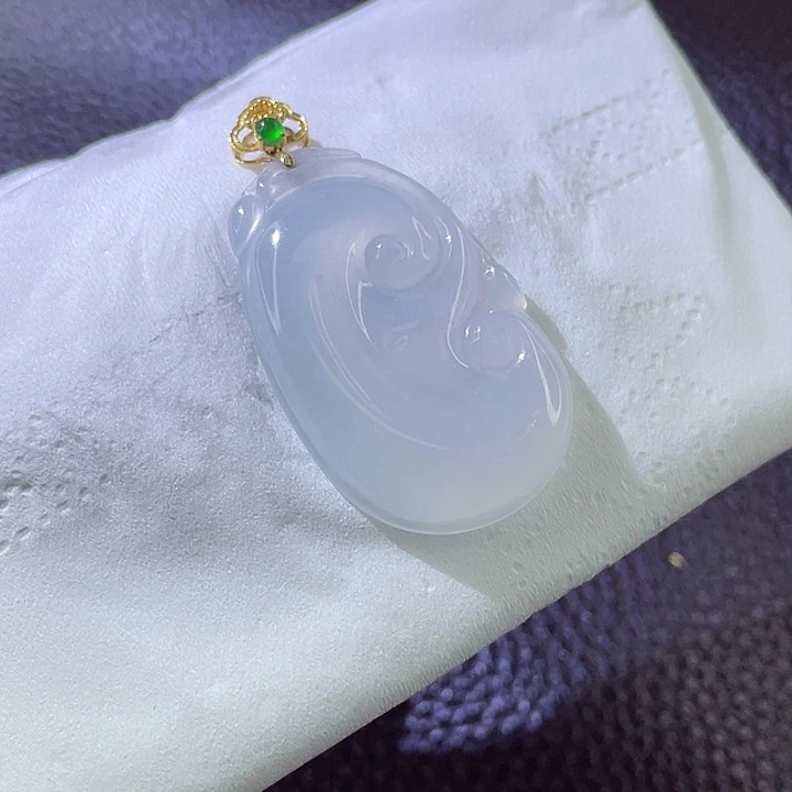 翡翠颈饰18K金镶嵌翡翠