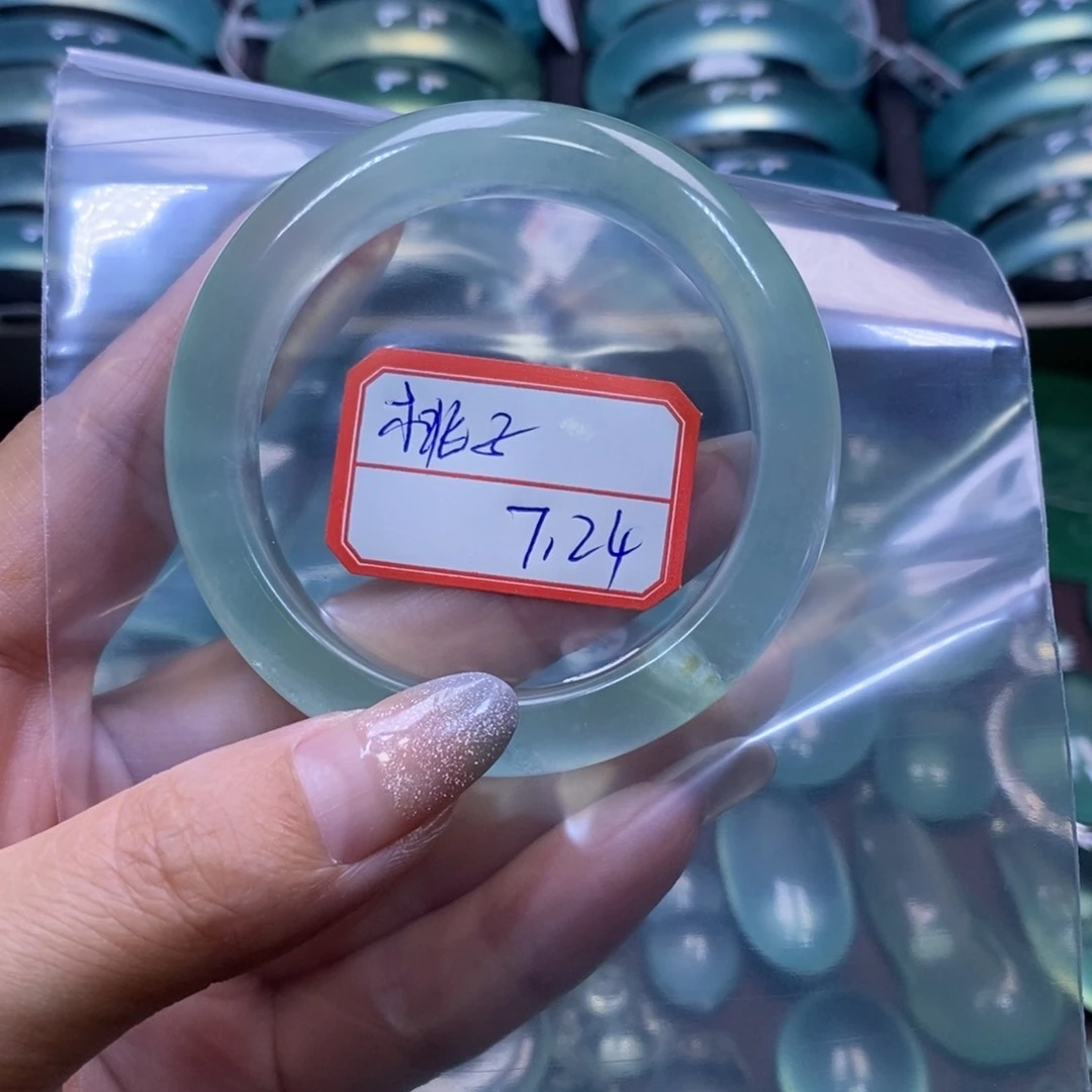 蛇纹石玉未镶嵌手镯桃***?