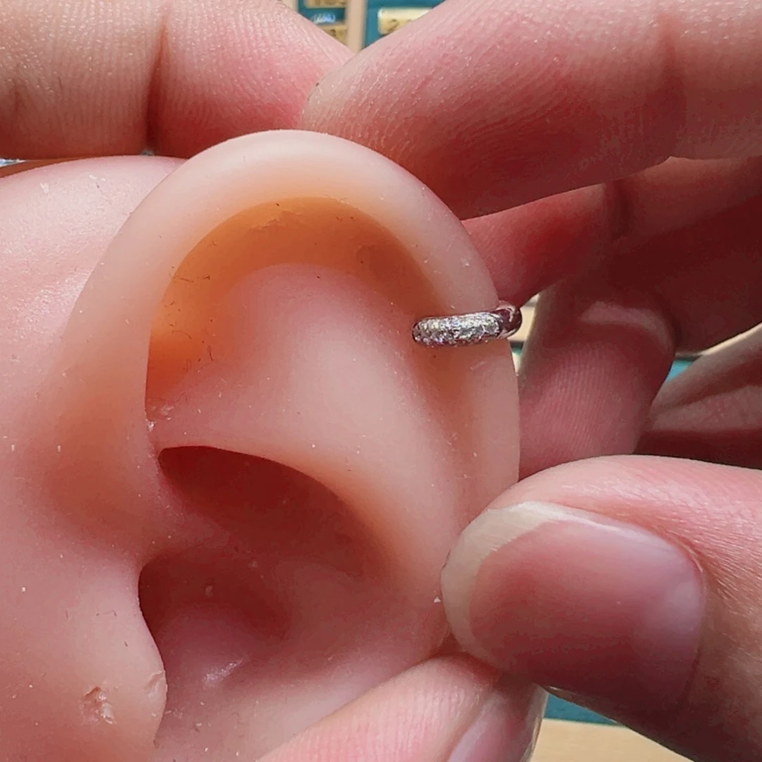 钻石耳饰18K金镶嵌?**柒满天星耳骨扣5mmK白