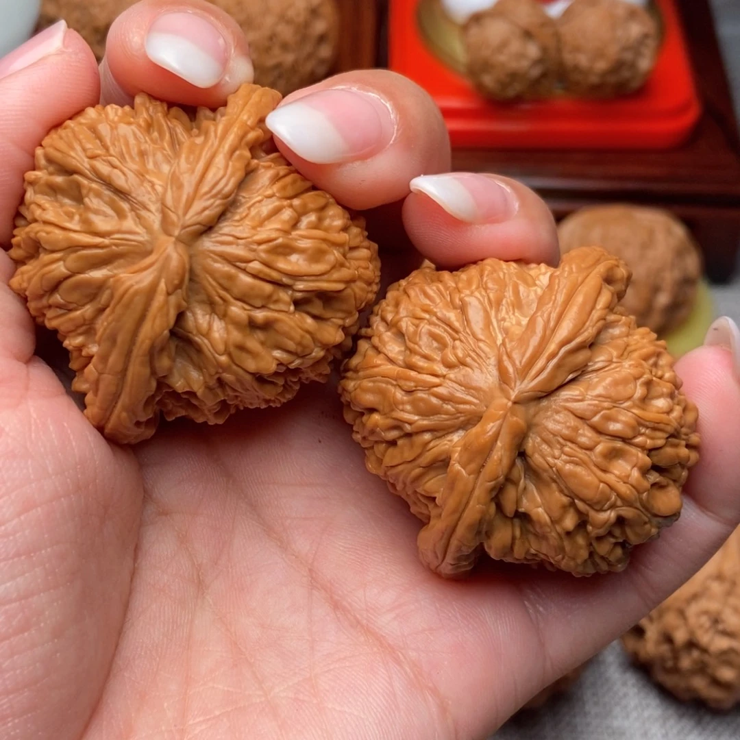 嬷***嬷文玩核桃把件毕业球白45全品