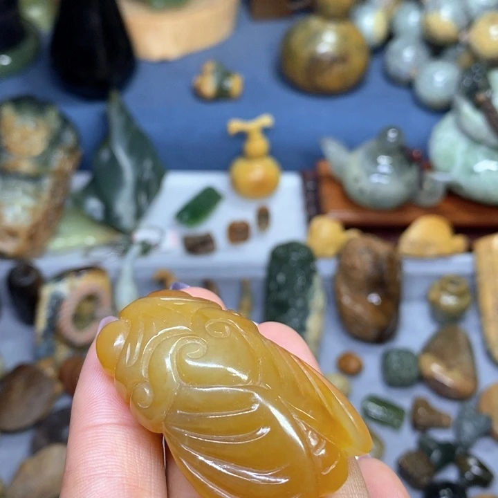 蛇纹石玉未镶嵌花玉