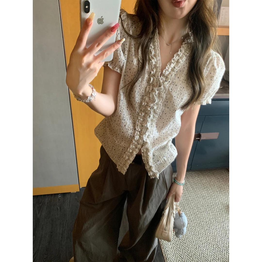 法式V领荷叶边碎花短袖雪纺衬衫温柔风通勤气质显瘦小众设计上衣