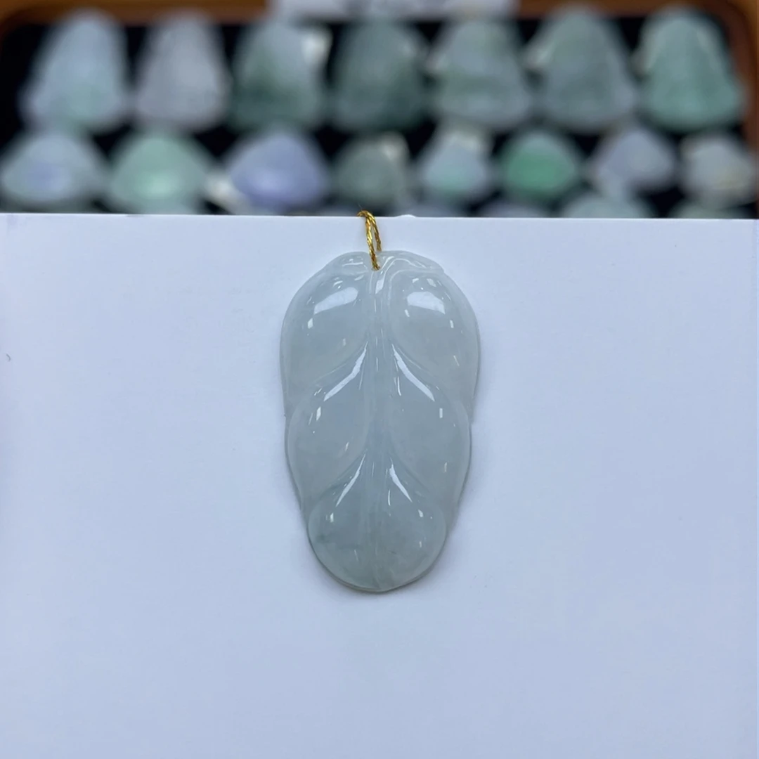 颈饰未镶嵌翡翠叶子