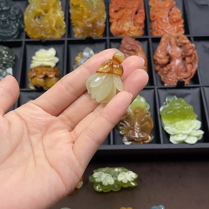 未镶嵌蛇纹石玉吊坠(不含链)