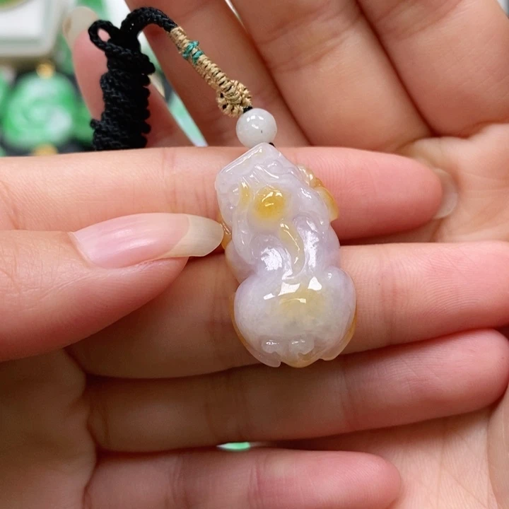 翡翠未镶嵌颈饰吊坠