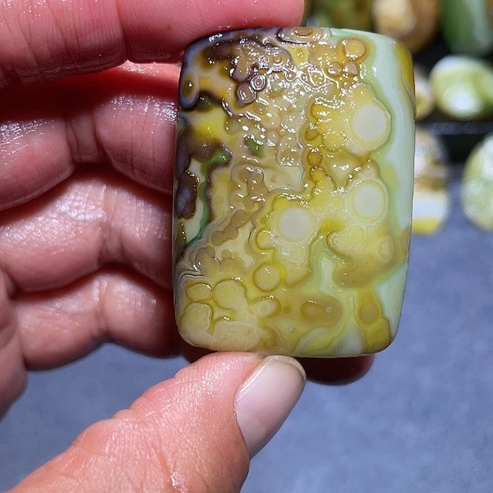 玛瑙/玉髓未镶嵌珠宝奇石