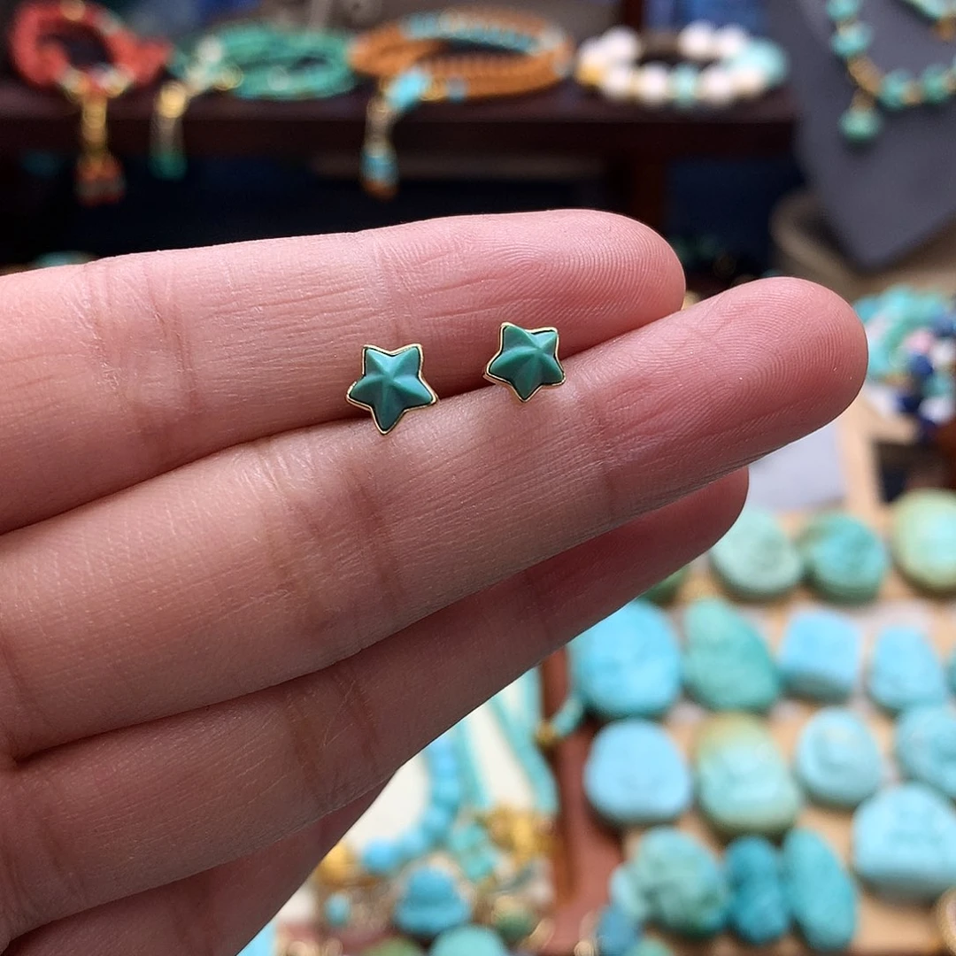 18K金镶嵌绿松石耳饰