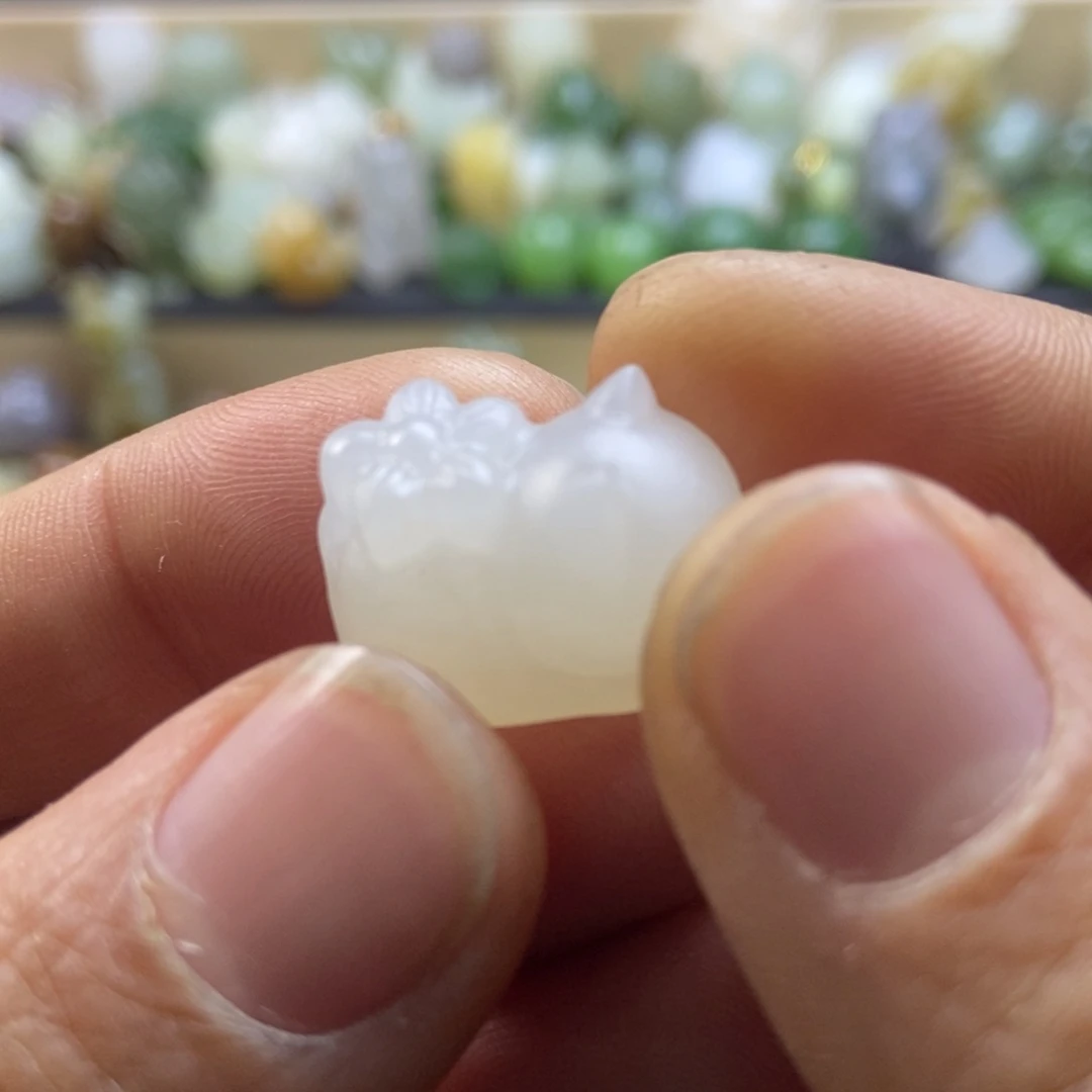 和田玉颈饰未镶嵌定制