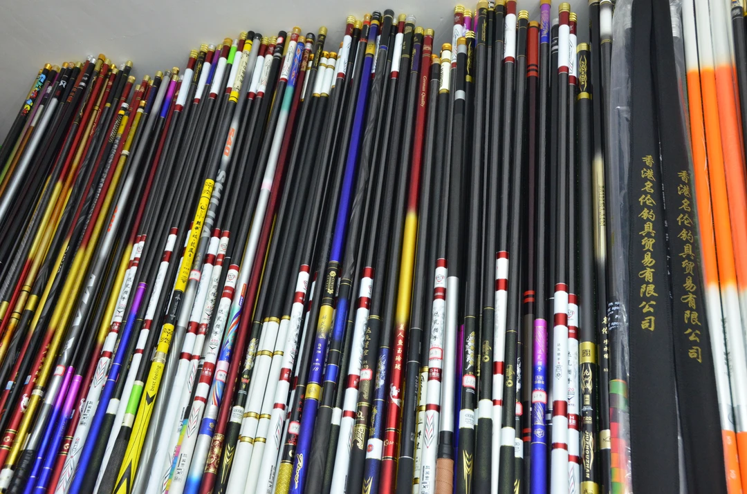 超轻超硬鱼竿。。。休闲野钓鱼竿。。大物杆。黑坑杆，，