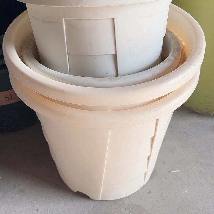 塑料瑕疵米色跟白色4个 控根