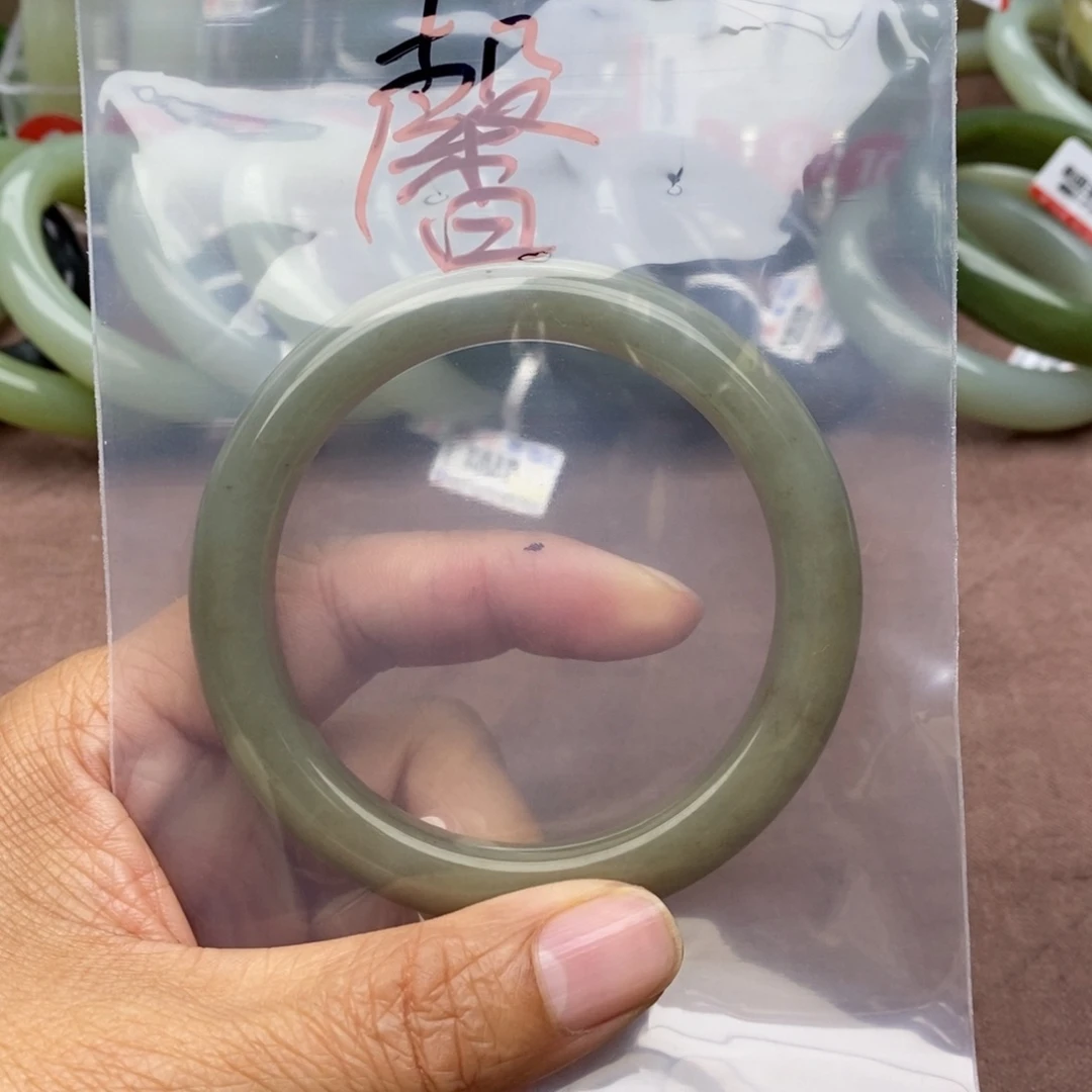 和田玉手镯未镶嵌馨*