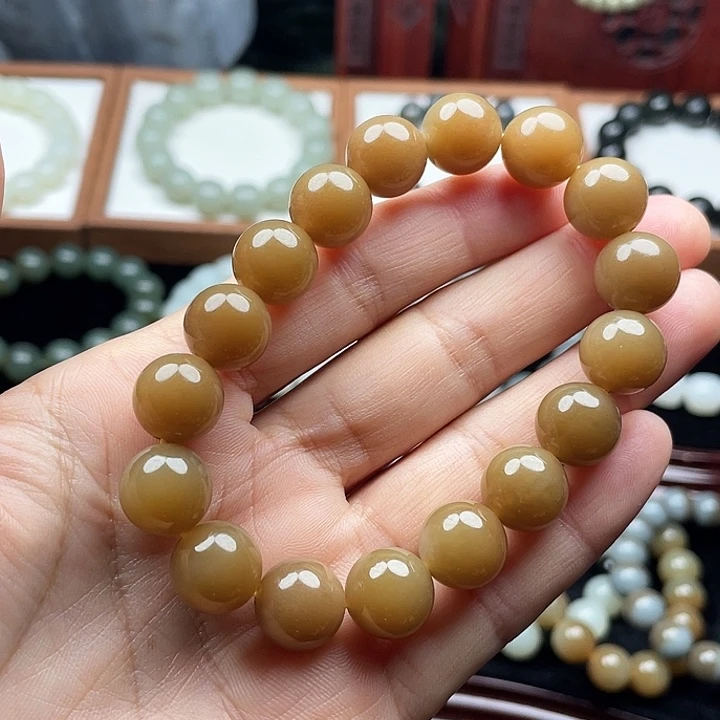 南***亮和田玉未镶嵌手串