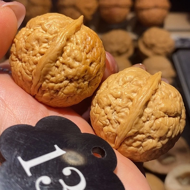 核桃唐狮绣球尺寸33