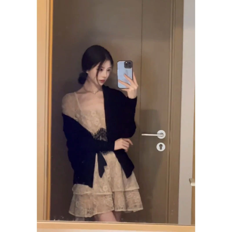 2025年秋季新款懒惰松弛感针织开衫外套+蕾丝拼接长袖连衣裙女