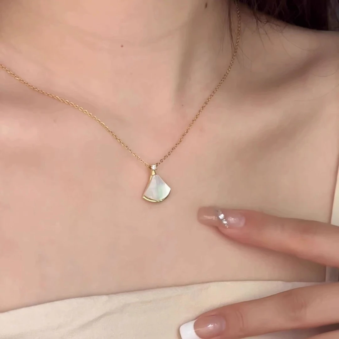 合金项链 贝珠扇形裙子项链简约高级感轻奢高级小众百搭A85