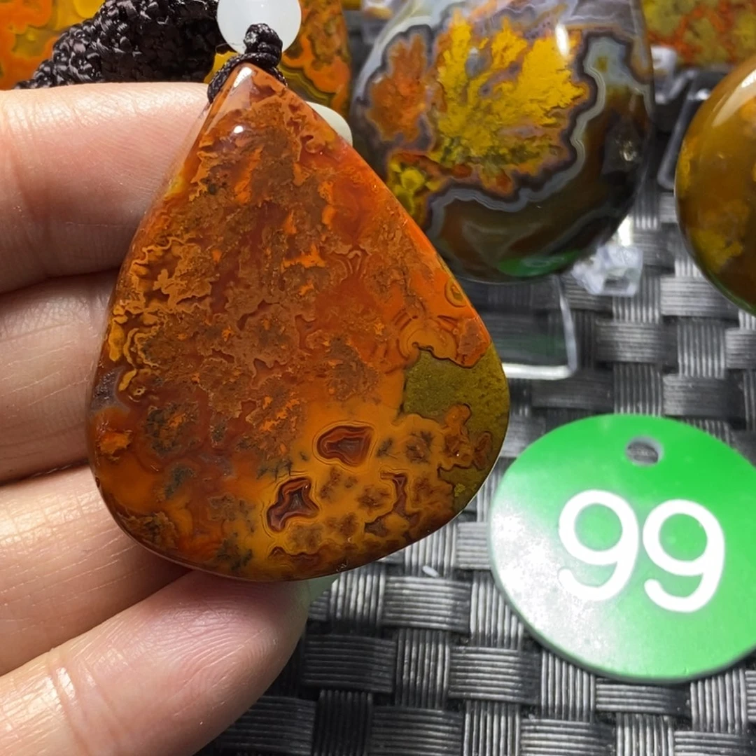 未镶嵌颈饰玛瑙/玉髓阿*