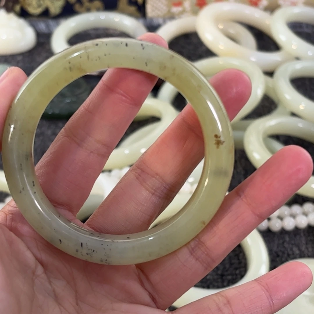 和田玉（糖玉）未镶嵌手链