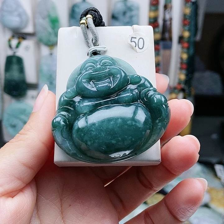 颈饰足铂镶嵌翡翠翡翠