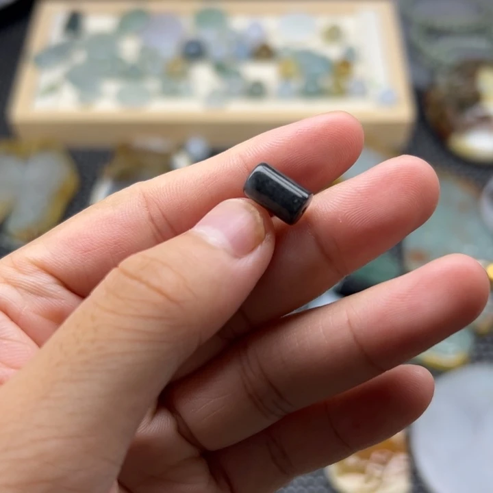 翡翠未镶嵌套链筒珠