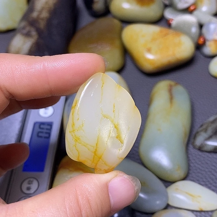 未镶嵌和田玉（糖玉）挂件