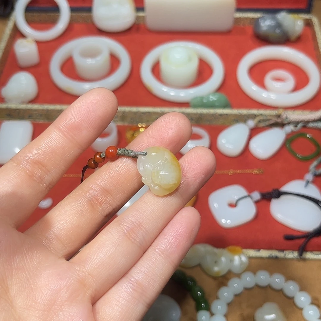 和田玉未镶嵌颈饰