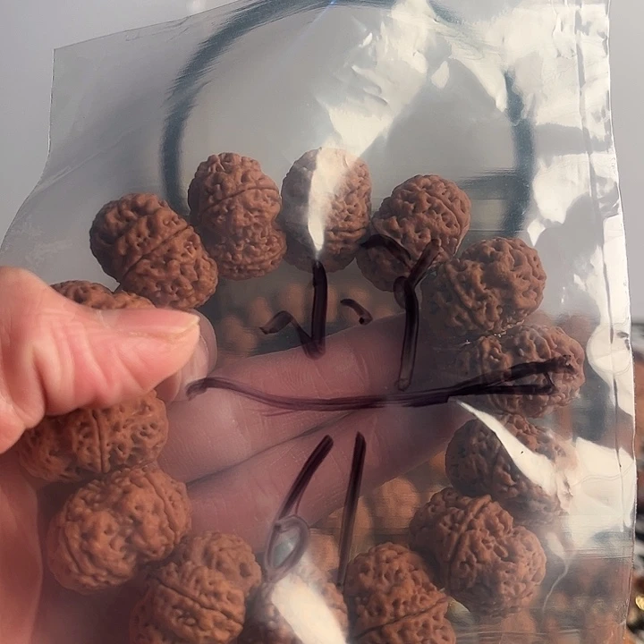 小***Y大叶紫檀（黑酸枝木类）