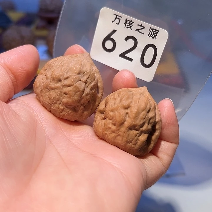 吊坠桃核34边37对古蟾……