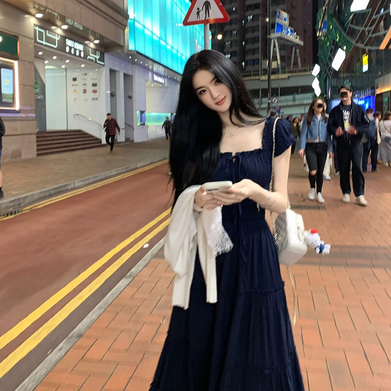 2025年夏季新款皱皱打揽显瘦方领法式气质长款连衣裙