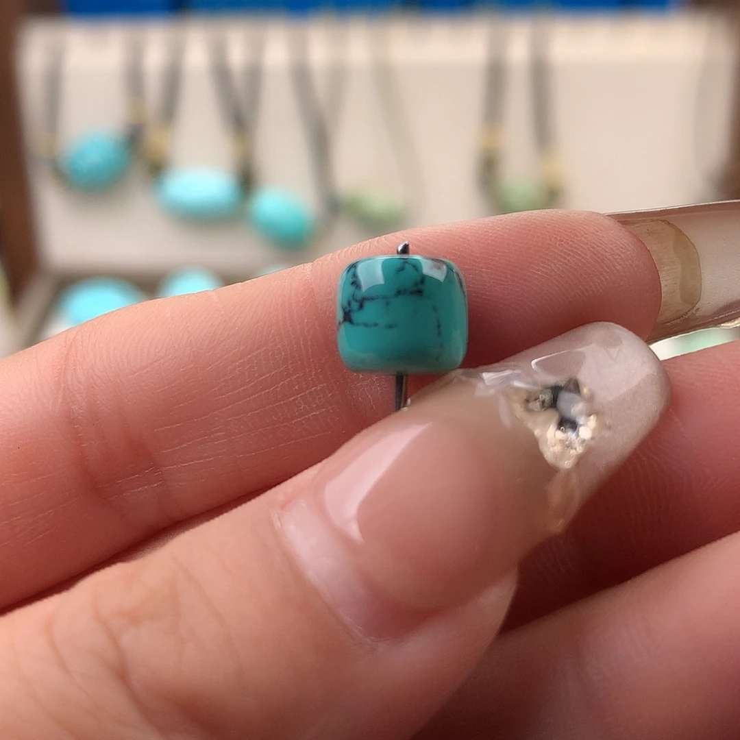 温***酒绿松石未镶嵌配饰