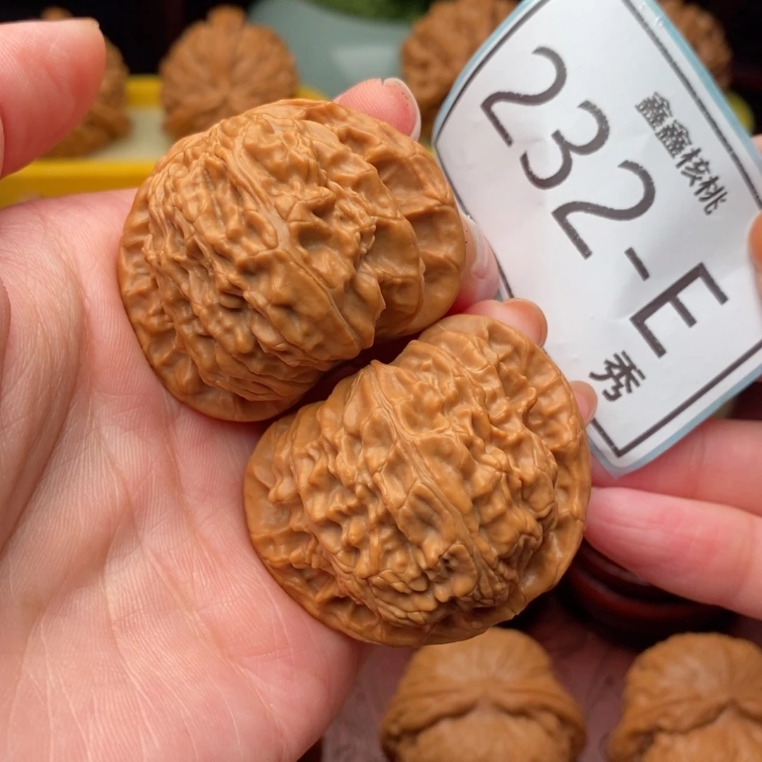 文玩核桃把件白狮43