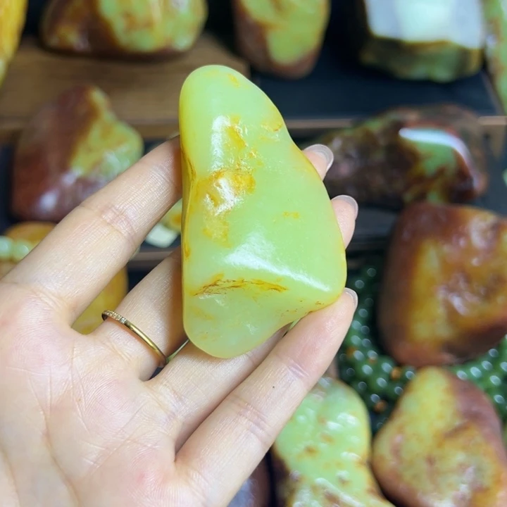 和田玉（糖玉）未镶嵌挂件风****绪