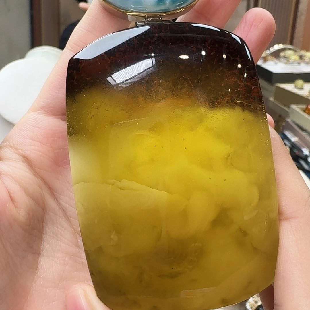 琥珀未镶嵌颈饰吊坠