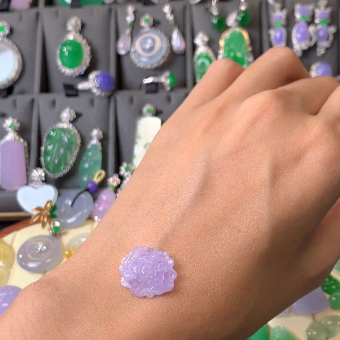 翡翠颈饰未镶嵌裸石