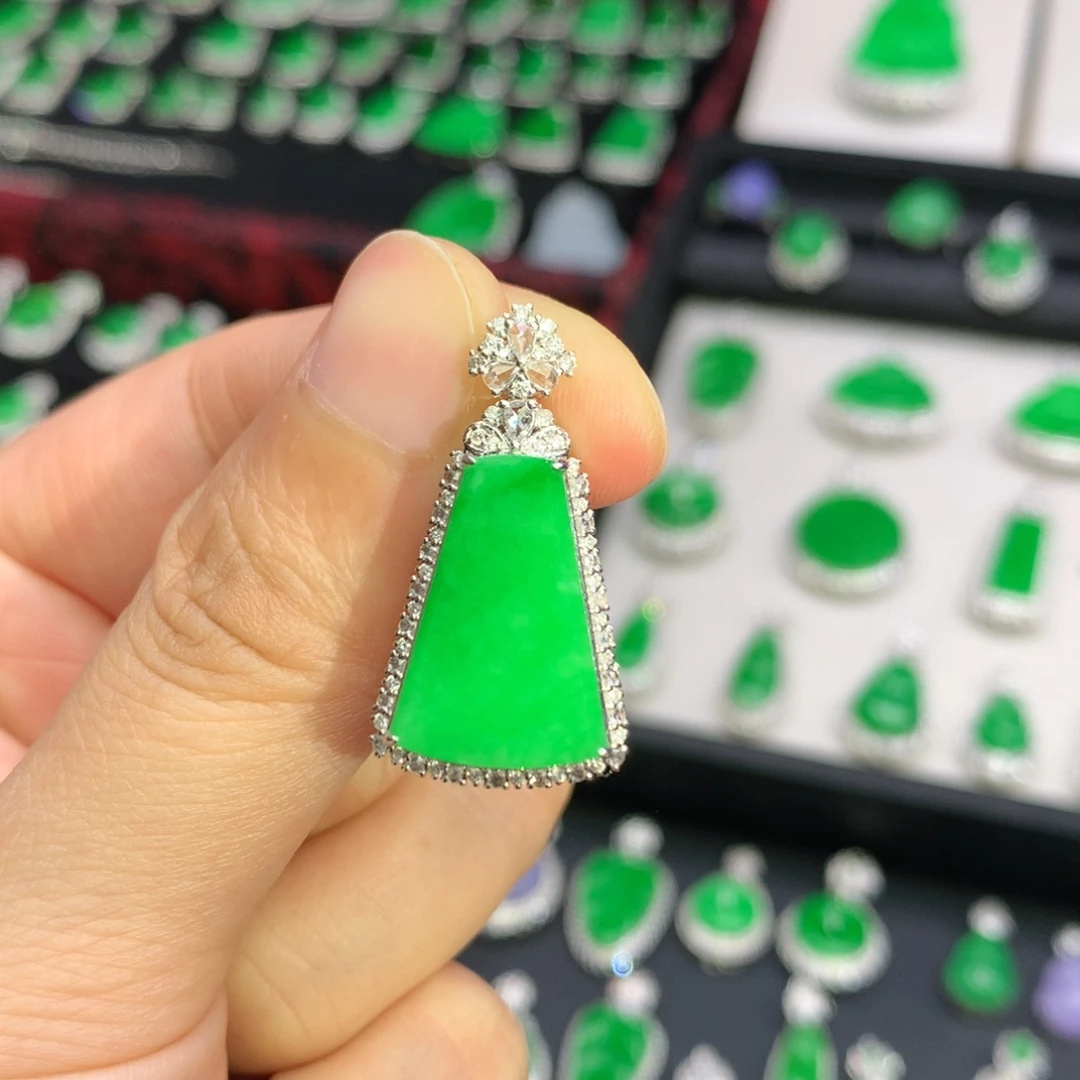 翡翠18K金镶嵌吊坠(不含链)