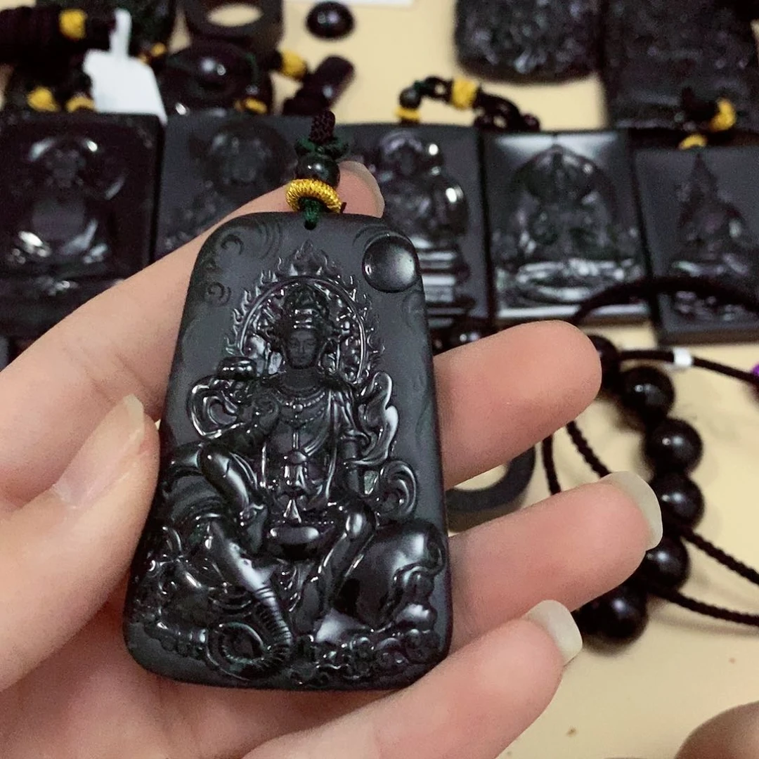 翡翠挂件未镶嵌翡翠